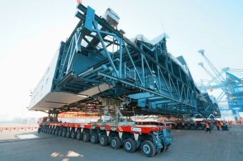 SPMT (Self Propelled Modular Transporter)
